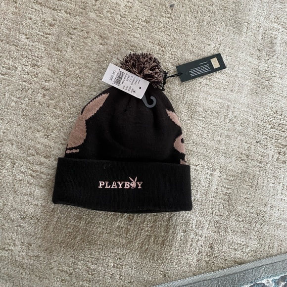 New with tags, black/pink Pom top PLAYBOY logo roll cuff beanie hat - Picture 2 of 4